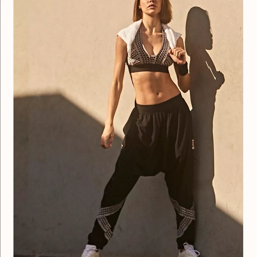 New Free People Movement Summer Moon Harem Pants Black Small B-1260